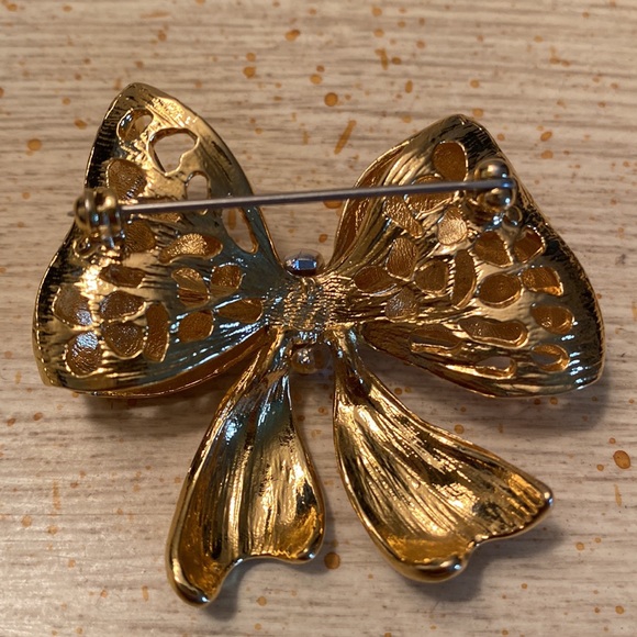 Gold and Silver Bow Brooch - Picture 2 of 2